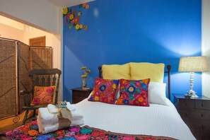 3 chambres, fer et planche à repasser, Wi-Fi, draps fournis