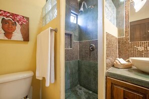 Douche, sèche-cheveux