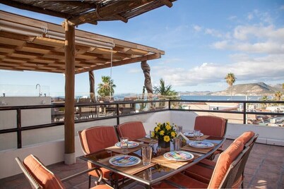 20 ft to malecón, downtown, private Pool