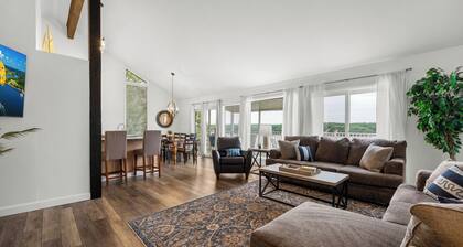 Margaritaville Lakefront | Sleeps 16 | Resort Pools/ Free Golf/ Big group getaway