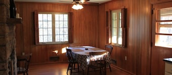 Stone Lodge on 25 ac., 2 miles from New River Gorge National Park