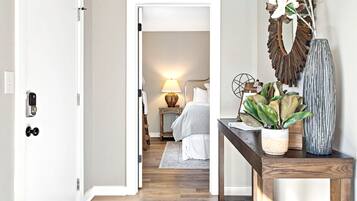 1 bedroom, desk, iron/ironing board, free WiFi