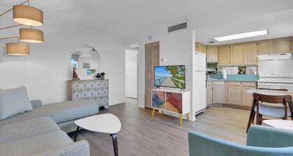 Olde Marco Oasis! Charming, Beautiful & Great Location!