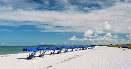 SEAVIEW at HONEYMOON ISLAND, WATER VIEWS, ON THE HONEYMOON ISLAND CAUSEWAY