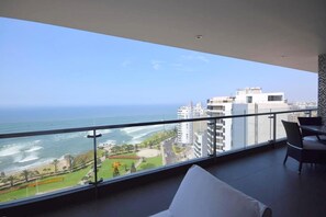 Property grounds - Miraflores Huge Ocean Luxury Condo 2433 ft² (226 m²) (Lima)