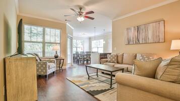 TV connectée, table de tennis de table, imprimantes