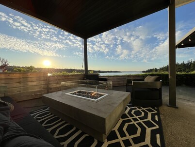 End of The Point - Main House
    - - BOOK NOW FOR THE 2026 WORLD CUP - -