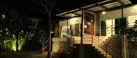 2-Bedroom House | 2 bedrooms, blackout drapes, free WiFi