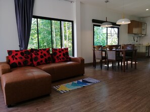 2-Bedroom House  | Living area | Smart TV, fireplace - Twin Villa (Thep Krasattri)