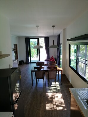 2-Bedroom House | Private kitchen | Full-sized fridge, microwave, stovetop, electric kettle