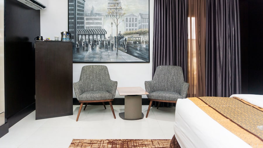 Green Point Hotel
