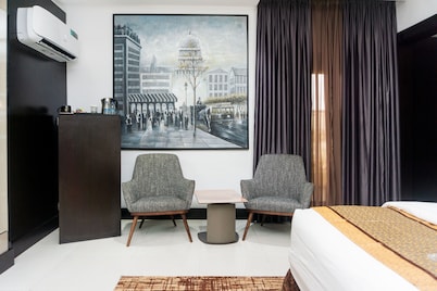 Green Point Hotel