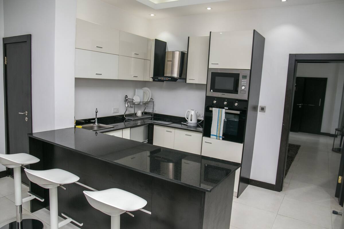 presidential suite, non smoking | private kitchen | fridge, electric kettle