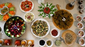 Daily local cuisine breakfast for a fee - Apartments and Rooms Villa Santa Vita (Petrovac)