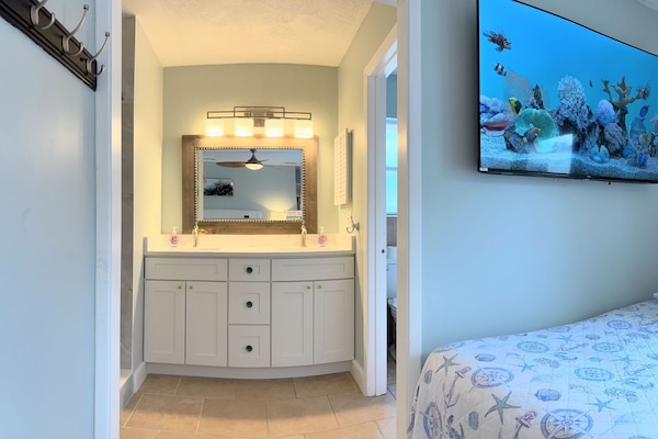 5 bedrooms, free WiFi, bed sheets