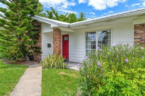 Exterior - Southwind - Screened Heated Pool! Near Amphitheatre, Historic Downtown, & Beach (St. Augustine)
