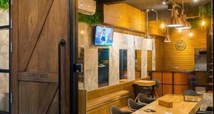Comfy Bed Hostel - Adults Only
