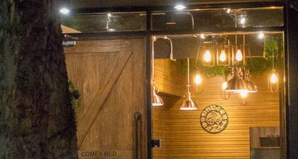 Comfy Bed Hostel - Adults Only