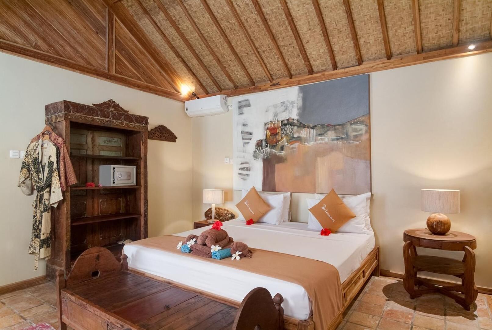 Minibar, Zimmersafe, Schreibtisch, schallisolierte Zimmer