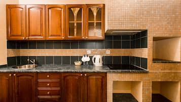 皇家套房, 1 张特大床, 无烟房, 城市景观 | 私人厨房 | 冰箱、电热水壶