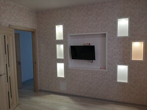 Apartment, Mehrere Betten, Nichtraucher, Stadtblick | 2 Schlafzimmer, individuell eingerichtet, Schreibtisch