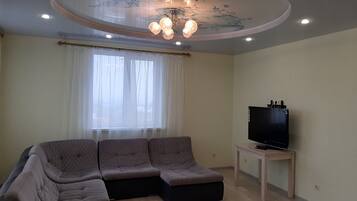 Apartment, Mehrere Betten, Nichtraucher, Stadtblick | 2 Schlafzimmer, individuell eingerichtet, Schreibtisch