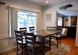 Dining - The Grey Goose (Waterfront) Historic New Bern - Private Beach - BRING YOUR BOAT! (New Bern)