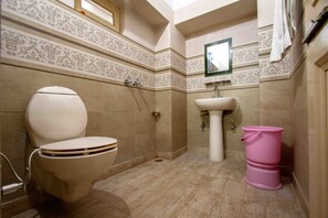 Deluxe Double Room, Multiple Beds, Non Smoking | Bathroom