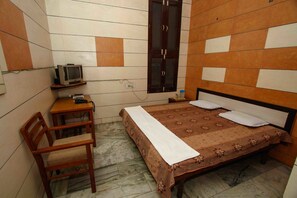 Standard Double Room, 2 Single Beds, Non Smoking | Living room
