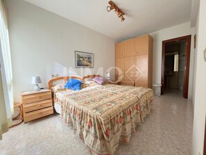 2 bedrooms, iron/ironing board