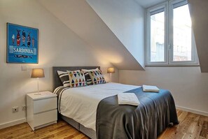 3 chambres, fer et planche à repasser, Wi-Fi, draps fournis