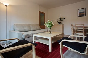 Cribs/infant beds, rollaway beds, free WiFi, bed sheets