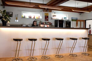 Bar (in der Unterkunft)