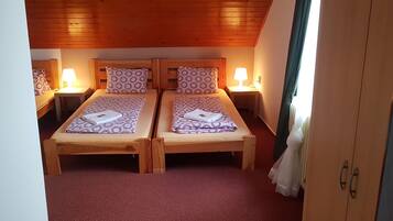 Tripla Standard | Culle/letti per bambini (a pagamento), letti aggiuntivi (a pagamento)