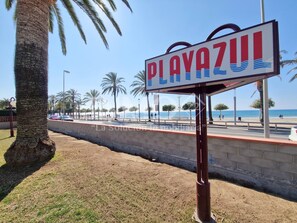Property grounds - Flat in Regueral, 1º line of the beach, terrace (Cambrils)