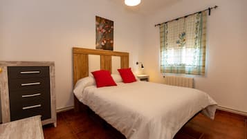 4 dormitorios, tabla de planchar con plancha, wifi gratis y ropa de cama