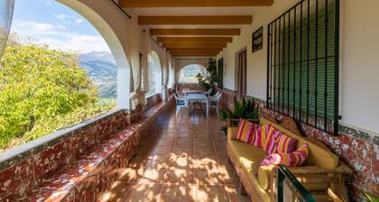 Jurinea House Lift with private pool