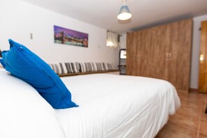 4 bedrooms, iron/ironing board, free WiFi, bed sheets