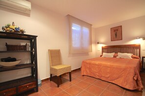 4 Schlafzimmer, Bügeleisen/Bügelbrett, kostenloses WLAN, Bettwäsche