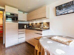 Fridge, microwave, oven, dishwasher - Cozy studio 4 pers, ski-in/ski-out, terrace, garage, WIFI (La Clusaz)