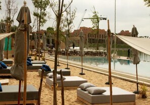 Outdoor pool - magnificent villa in the Jardins de l Atlas golf resort in Marrakech (MARRAKECH)
