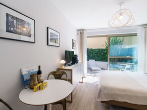 Fer et planche à repasser, Wi-Fi, draps fournis