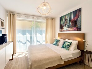 Iron/ironing board, WiFi, bed sheets - CENTRE PROMENADE – Golden Square • Terrace • 1 min Walk to the Beach • A/C (Nice)