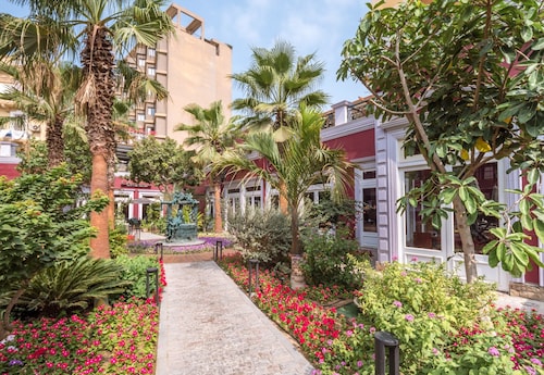 1920s Boutique Hotel and Restaurants