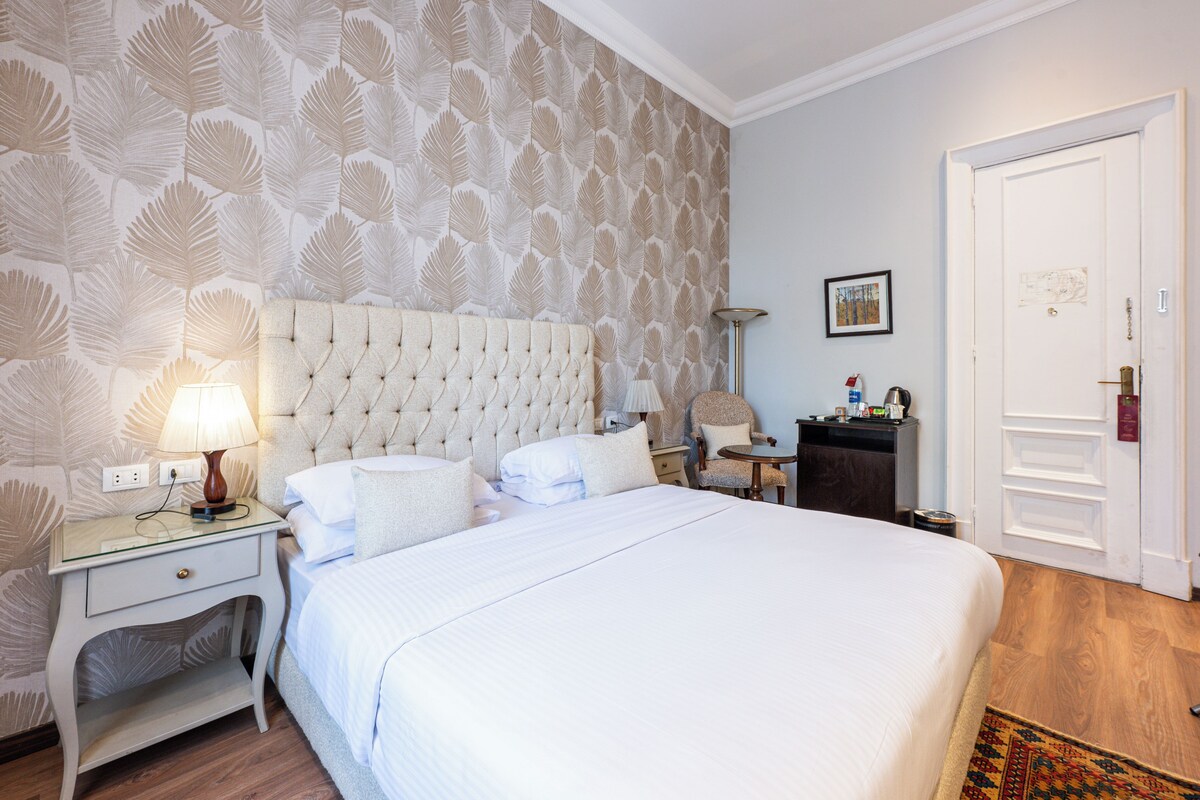 Premium bedding, minibar, in-room safe, blackout curtains
