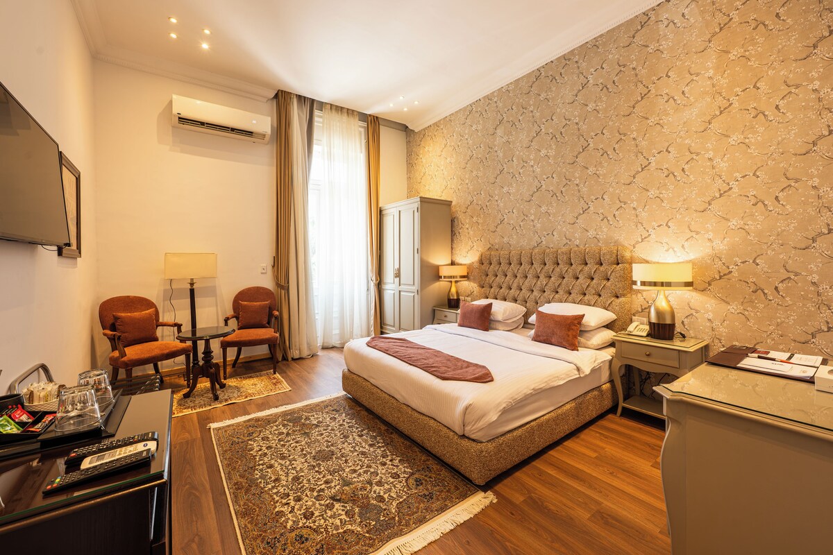 Premium bedding, minibar, in-room safe, blackout curtains