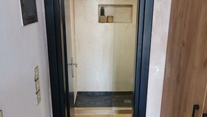 Habitación Deluxe, 1 cama de matrimonio con sofá cama | Baño