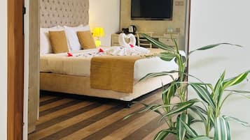 1 多间卧室、高档床上用品、Select Comfort 床、迷你吧