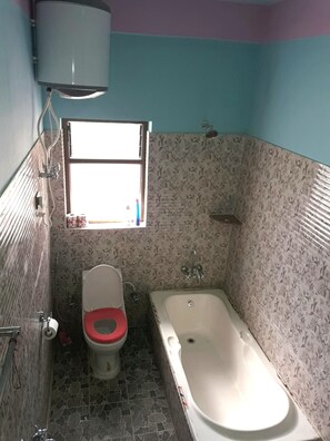 Shower, rainfall showerhead, free toiletries, slippers - Riverside Duplex Guest House (Thimphu)