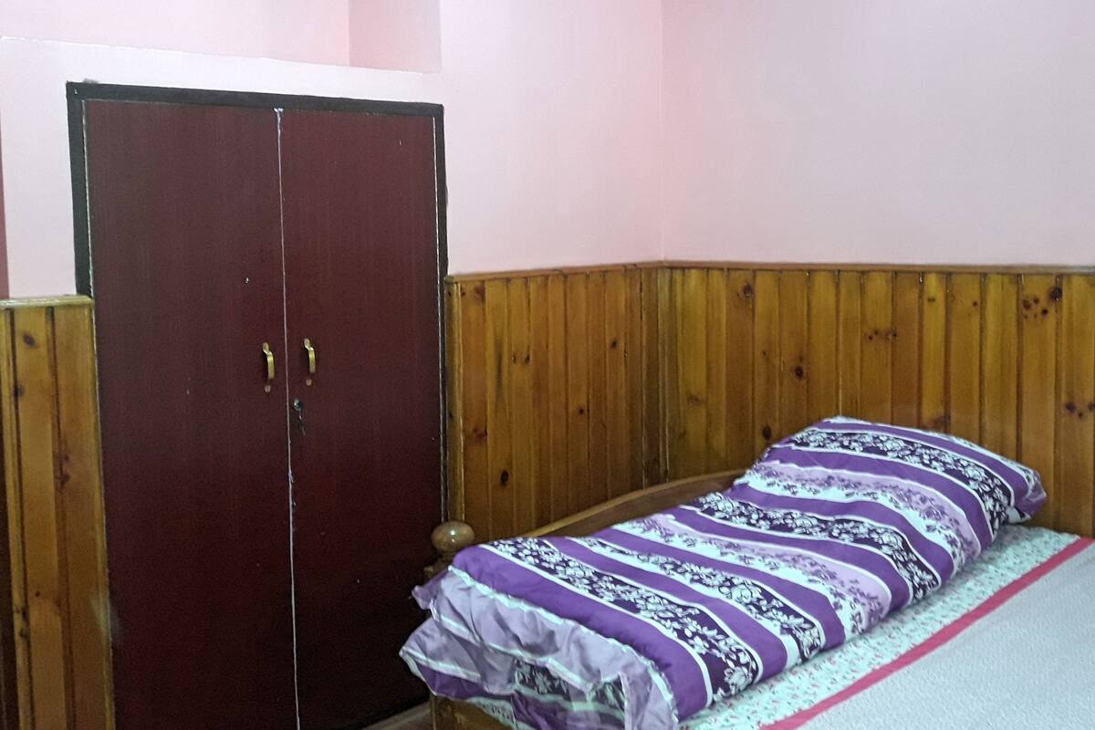 Habitación superior, 1 cama matrimonial, para no fumadores, vista a la montaña | Servicios de la habitación